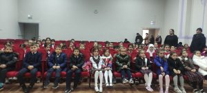 Подробнее о статье Актеры ТЮЗа встретились с учащимися школы № 4 г. Карабулак